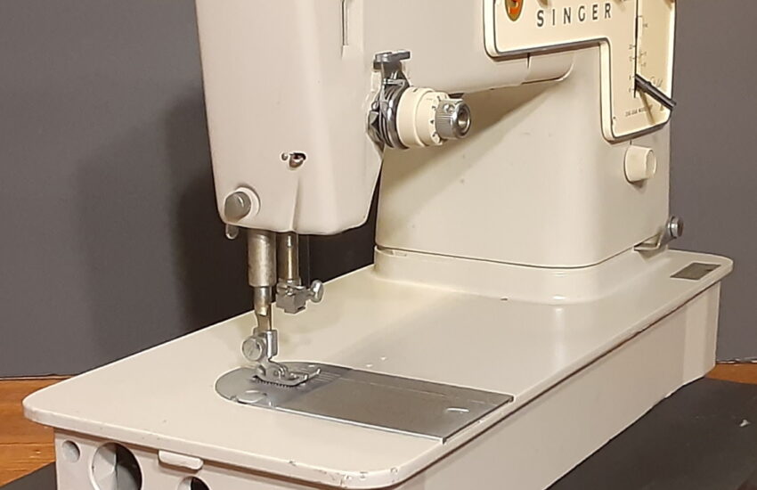 Singer 457 Stylist - Front End View