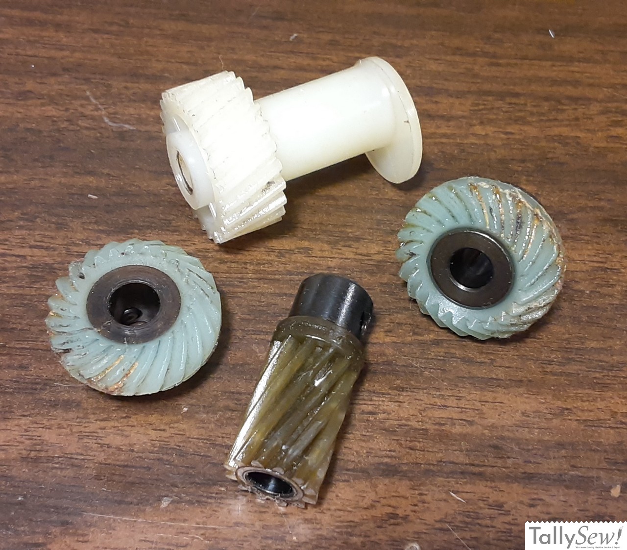 Singer 5932 sewing machine plastic gears