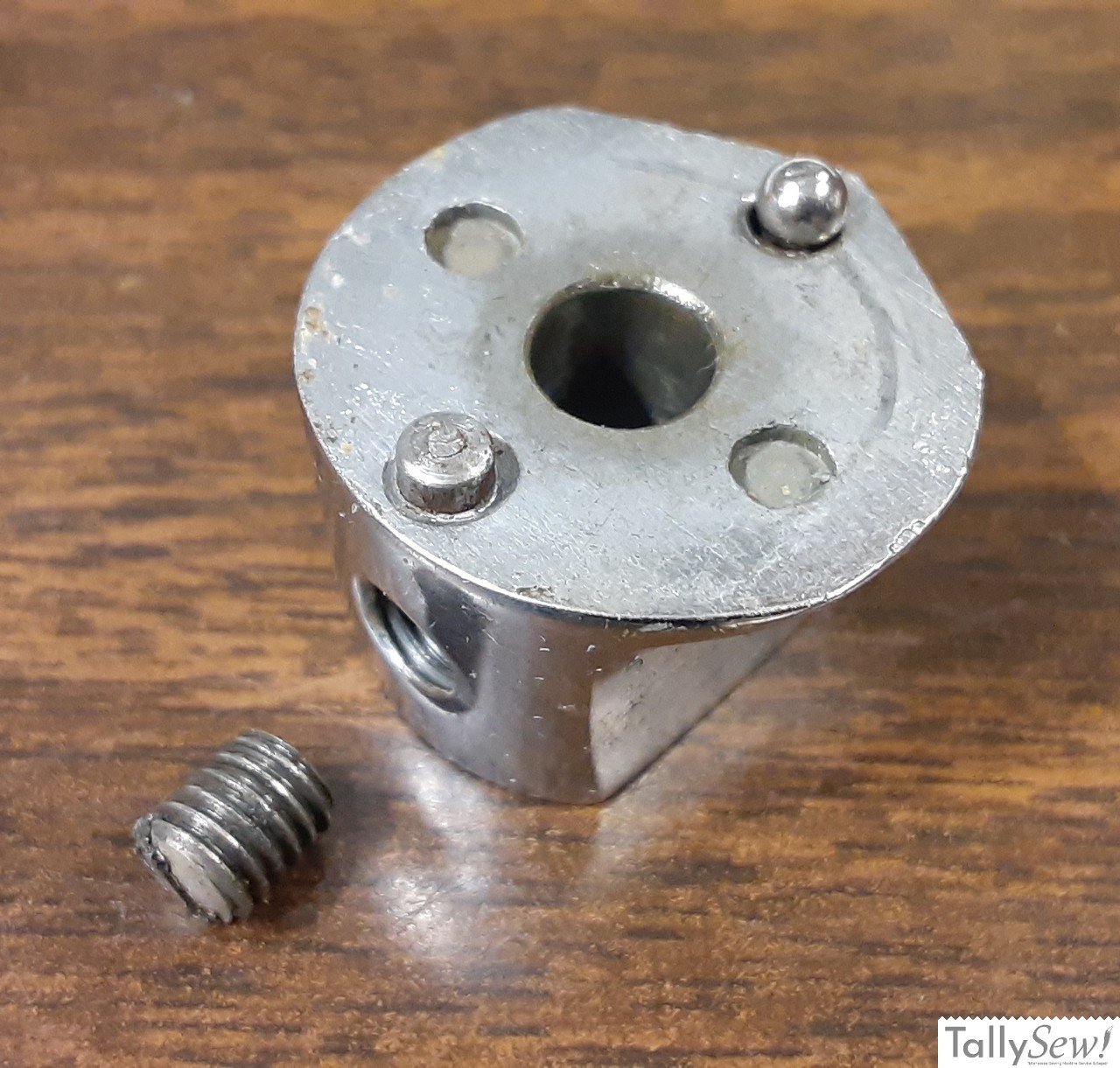 Morse 600. Underside of the dog lowing knob with the set screw and set screw hole
