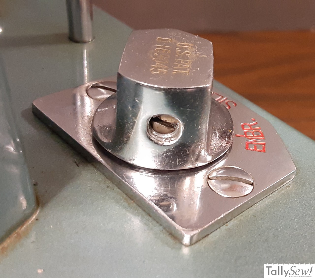 Morse 600. The dog lowing knob shown from the back/top allowing you to see the set screw in the back of the knob