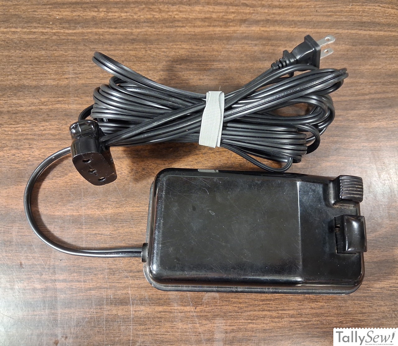 Full Vintage Restoration using a vintage Bakelite machine plug