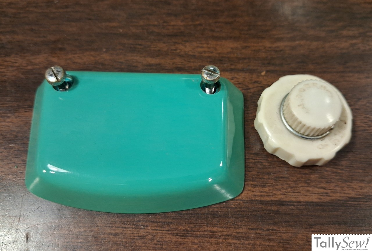 R-1000 Rear Cam Stack Cover and Removal Knob