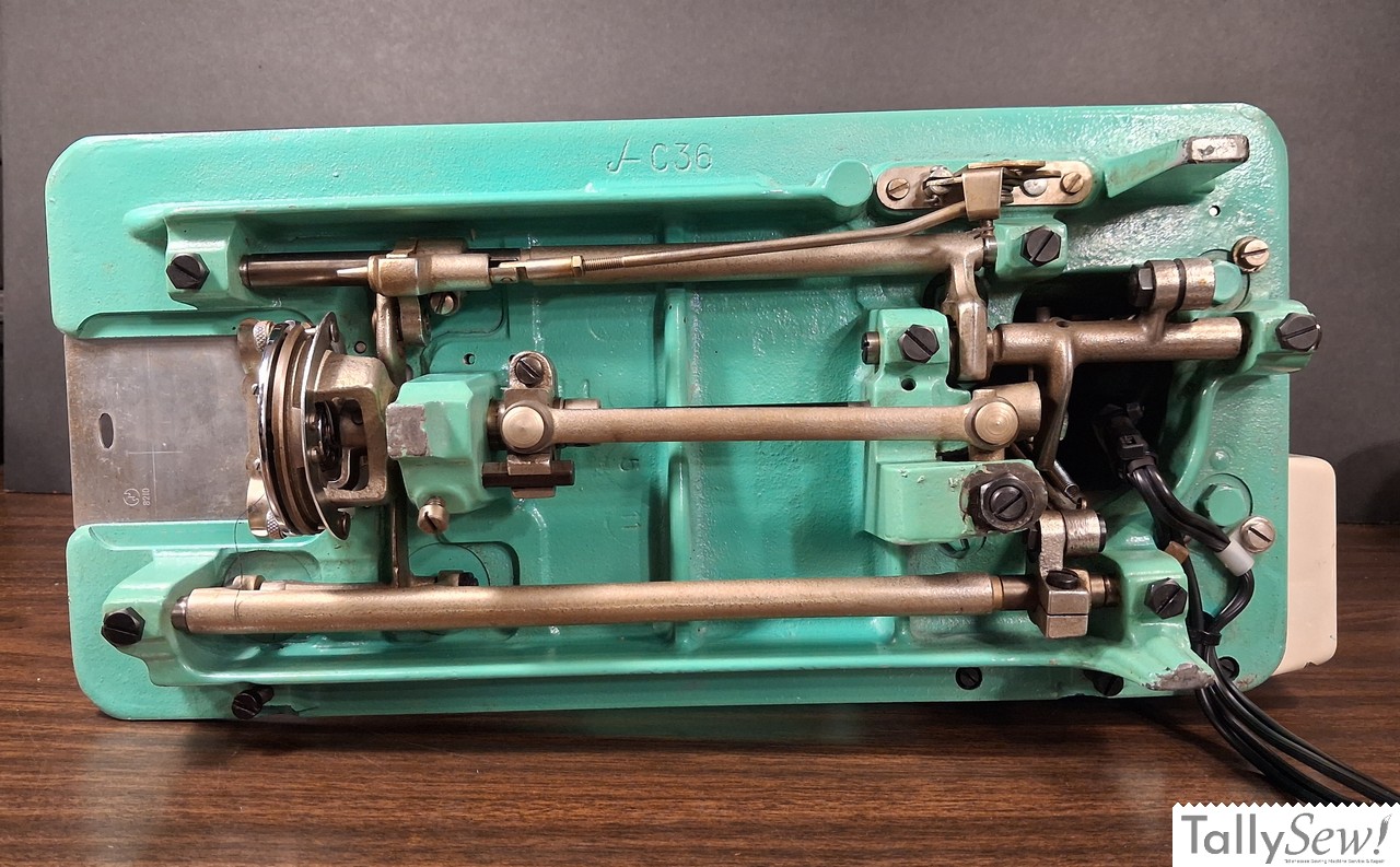 Underside of the Nelco R-1000